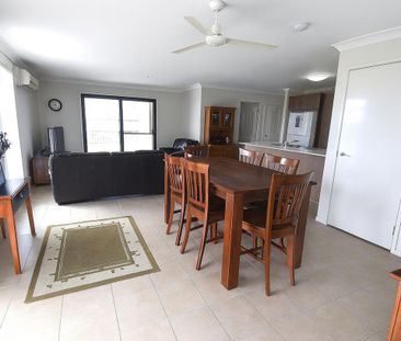 Beautiful 4 Bedroom Home - Photo 5