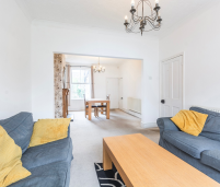 Stunning three double bedroom furnished Victorian property set in a... - Photo 1