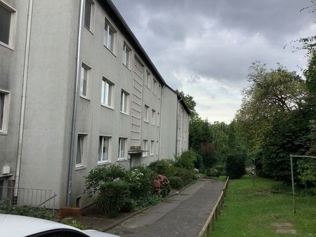 Schöne 2,5-Zimmer-Wohnung mit Balkon - Foto 5