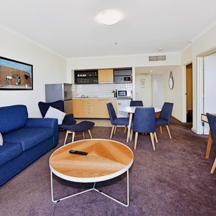 Comfortable 1-bedroom apartment near Fitzroy Gardens - Photo 1
