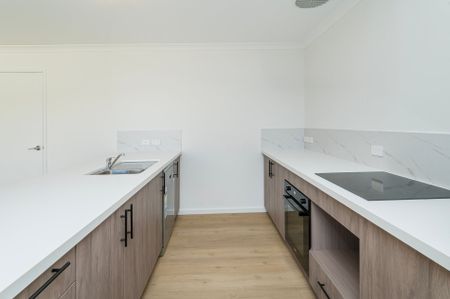 Brand New 3x2 Home for Rent - Modern, Stylish & Low Maintenance! - Photo 3