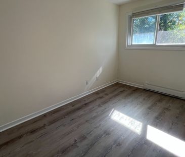 For Lease - 196 OWEN Street, Barrie, Ontario - Photo 4