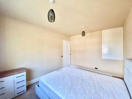 2 bedroom maisonette to rent - Photo 2