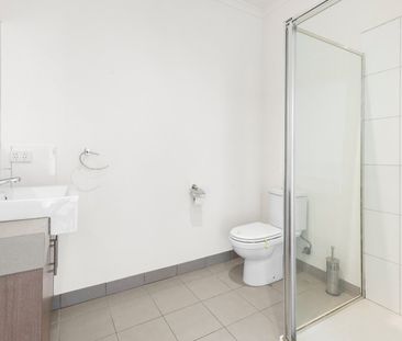 Freshly Updated Ground-Floor Living with Courtyard Charm - Photo 6