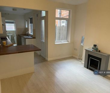 3 bedroom terraced house to rent - Photo 2