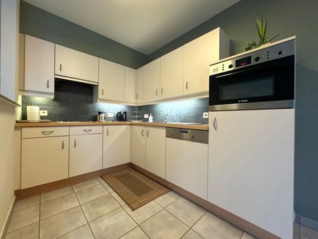 Te huur: 2 slpk appartement met staanplaats in centrum Aalst - Foto 2