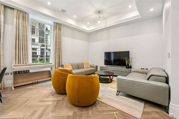 Remarkable 2 bedroom, 2 bathroom luxury apartment with concierge and gym, in an exclusive development enviably located just south of St. James's Park. - Photo 1