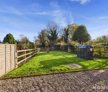 2 bedroom semi-detached house to rent - Photo 6