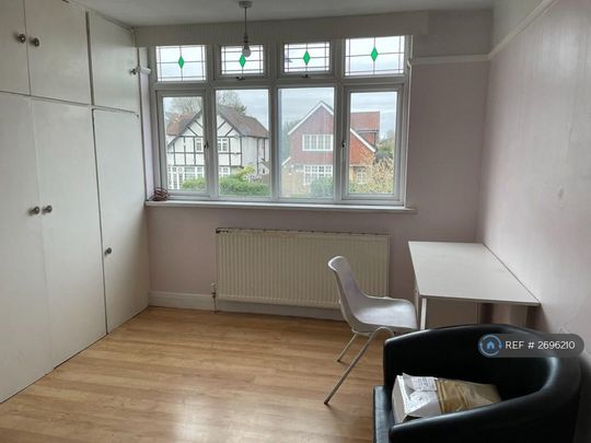 3 bedroom semi-detached house to rent - Photo 1