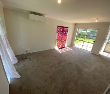 4 Bedrooms 1 Bathroom + Ensuite Internal Garage - Photo 6
