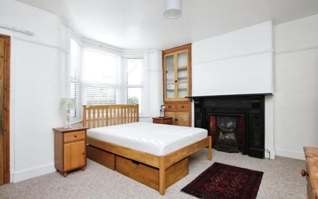 A newly renovated four bedroom house to rent in the heart of Montpelier. Available to sharers! - Photo 4