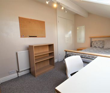 6 bedroom terraced house to rent - Photo 3