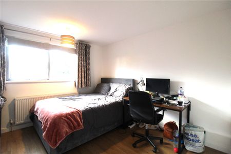 Hanger Lane, Ealing, W5 3DA - Photo 3