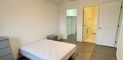 1 CH - 1 SDB - Sherbrooke - $750 /mo - Photo 2