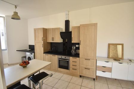 Location Appartement 2 pièces 47m² NIMES 30900 - Photo 4