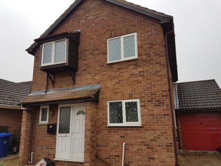 3 bedroom detached house to rent - Photo 2