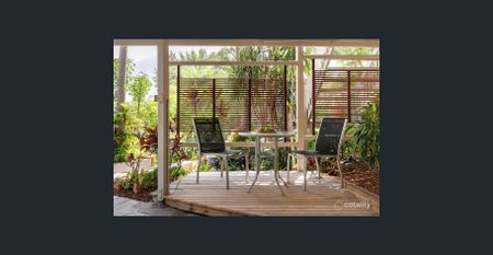 Spacious Noosa Hill Home with Views (Gardening included in rent) - Photo 4