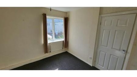 2 bedroom semi-detached house to rent - Photo 2