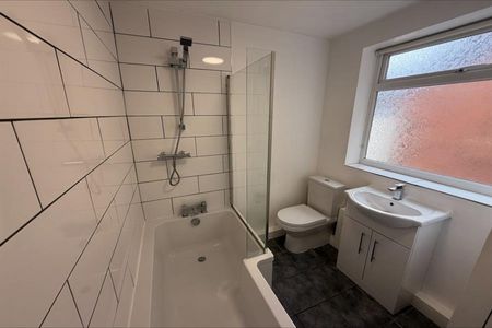 2 Bedroom Terraced Available Arranging tenancy - Photo 5