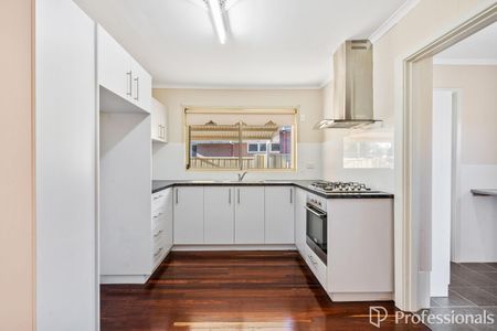 NEAT AS A PIN & IN GREAT HANDY LOCATION! - Photo 5