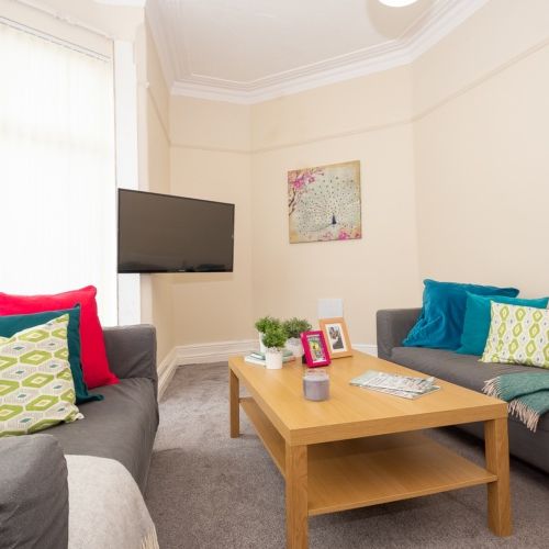 2 Headingley Avenue, Headingley, Leeds, LS6 3EP - Photo 1