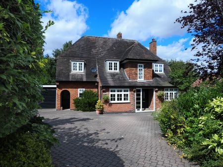 4 bedroom detached to let - Photo 2