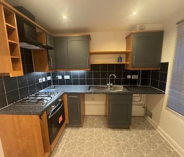 2 bedroom end of terrace house to rent - Photo 4