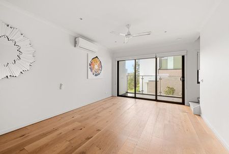 2/65 Turana St , DONCASTER - Photo 2