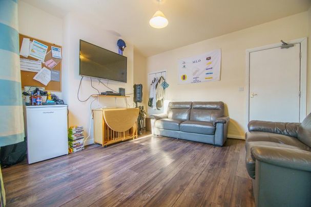 1 bedroom in a house share to rent - Photo 1