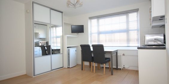 Eastgate House, Guildford - Photo 3