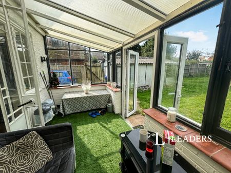2 bedroom flat to rent Downview Road, Worthing - Photo 5