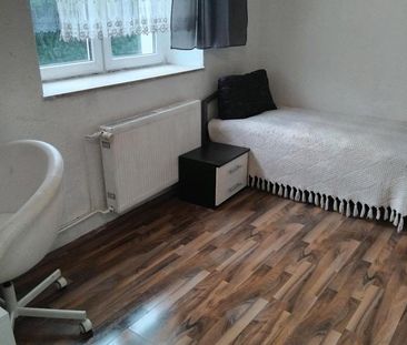 mobiliert 2z1p Mietkaution Bochum Dorstener str 280altbau - Photo 1