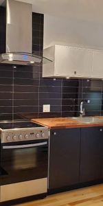 LIBRE - LOFT MEUBLÉ- stationnement & cour privée - Photo 3