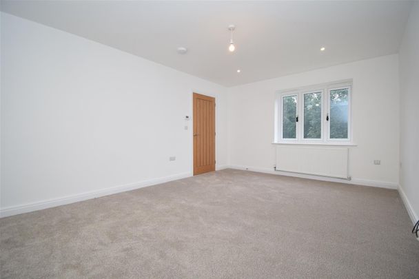 Headland Lane, Earlsheaton, Dewsbury - Photo 1