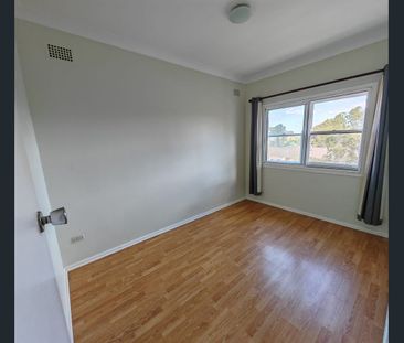 New painting & curtains, sunny TOP FLOOR UNIT with good views !!! - Photo 6