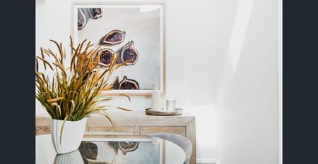 Available from 3rd December 30 Night Minimum - Luxury Executive Furnished Home in Neutral Bay - Photo 3