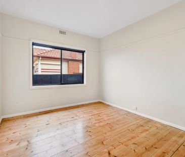 3 Bed, 2 Bath - Photo 6