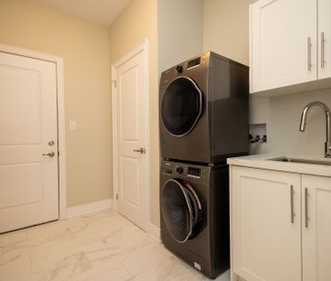 For Lease - 3580 Canfield Crescent, Fort Erie, Ontario - Photo 2