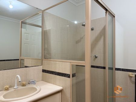 Victoria Park - Photo 3