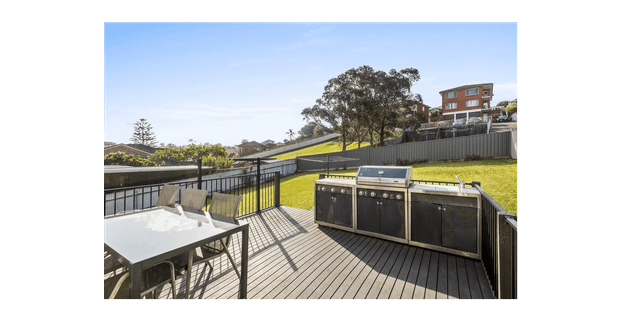 Comfortable Three-Bedroom Home in Convenient Warrawong Location - Photo 1