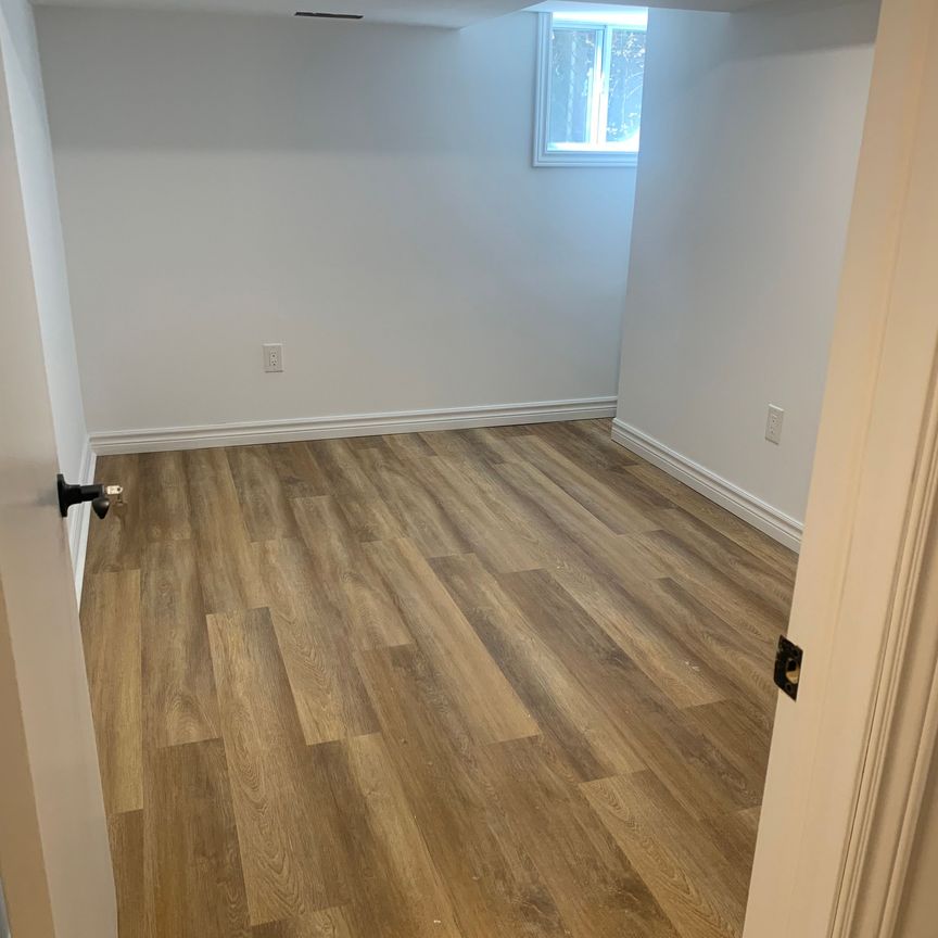 For Lease - 324 Lawrence Avenue, Toronto, Ontario - Photo 1