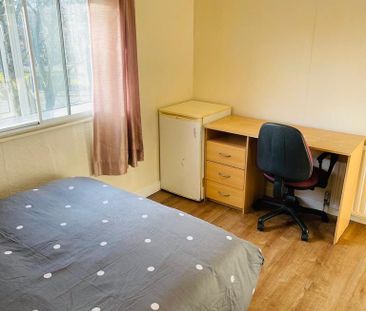 1 bedroom in a house share to rent - Photo 5