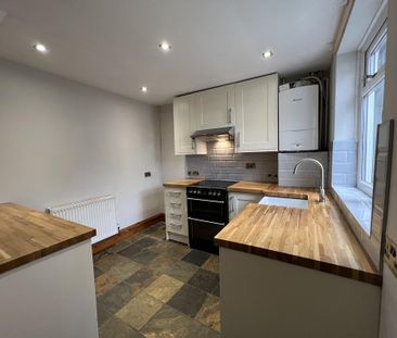 2 bedroom end of terrace house to rent - Photo 6