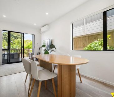 Modern Living with Spacious Indoor-Outdoor Flow in a Prime Location - Photo 2