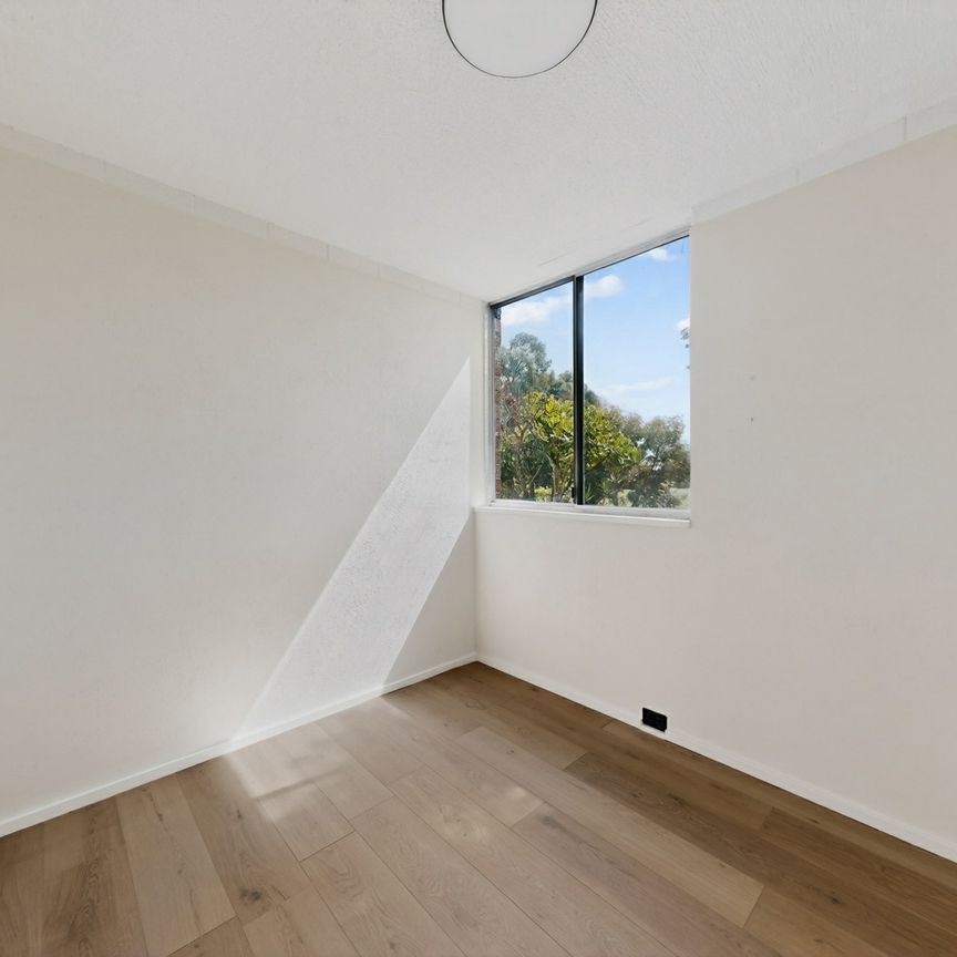 Fully renovated apartment in the heart of Herdsman Parade - Photo 1