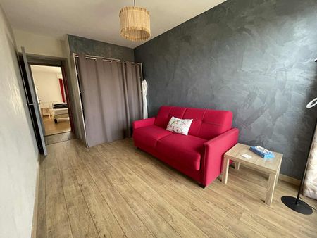 Location Appartement 3 pièces 73m² LA ROCHELLE 17000 - Photo 4