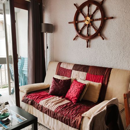 A LOUER T1 BIS MEUBLE PORT LA NOUVELLE - Photo 3