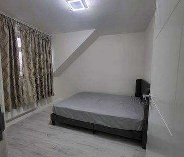 1 bedroom in a flat share to rent - Photo 1
