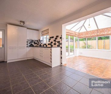 3 bedroom house - Photo 5