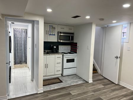 For Lease - 33 Glenshephard Drive, Toronto, Ontario - Photo 5